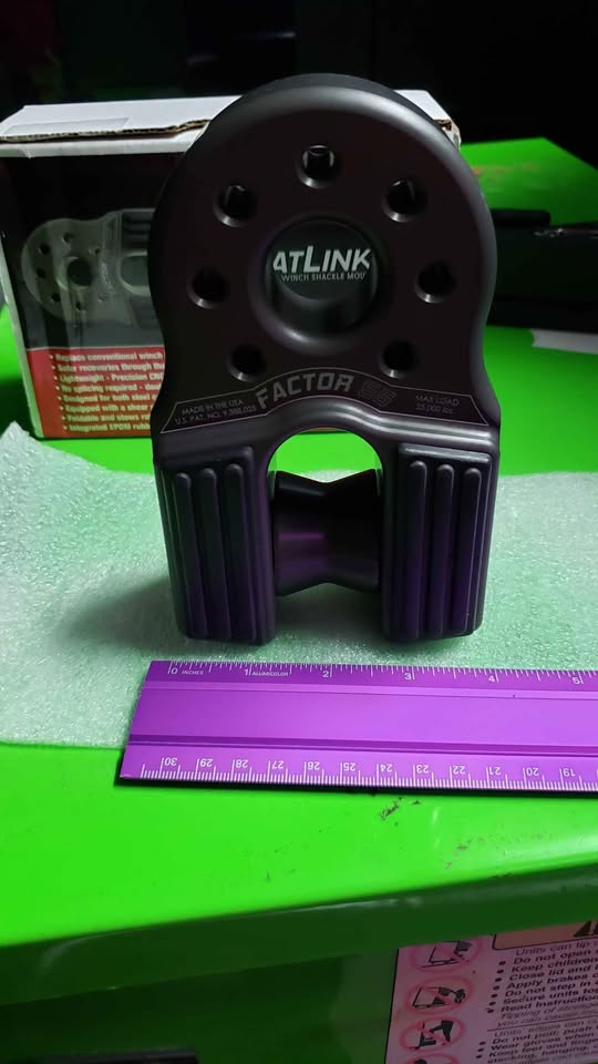 Factor 55 FlatLink XXL Winch Shackle Mount Assembly Anodized Gray in Brownsville, TX (photo 7) — photo 7