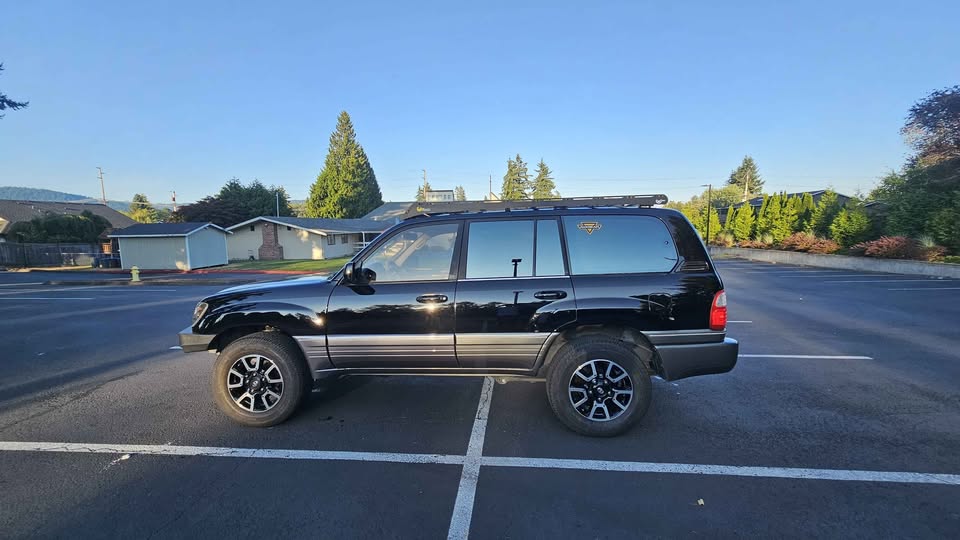 1999 Lexus LX · LX 470 Sport Utility 4D (photo 4) — photo 4
