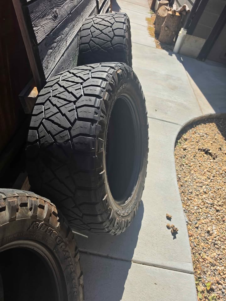 Lt 305 55 20 Nitto Ridge Grappler tires in Johnstown, CO (photo 9) — photo 9