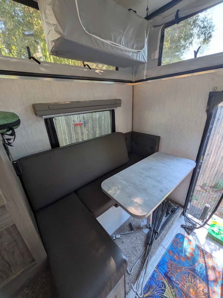 2021 Forest River Palomino SS 550 truck camper in Sacramento, CA (photo 9) — photo 9