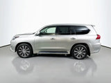 2018 Lexus LX 570 3-Row 4WD in Puyallup, WA (photo 8)