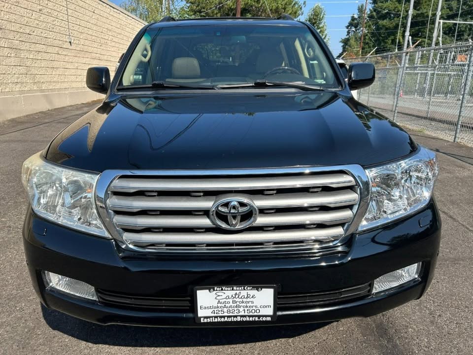 2011 Toyota Land Cruiser (photo 2) — photo 2