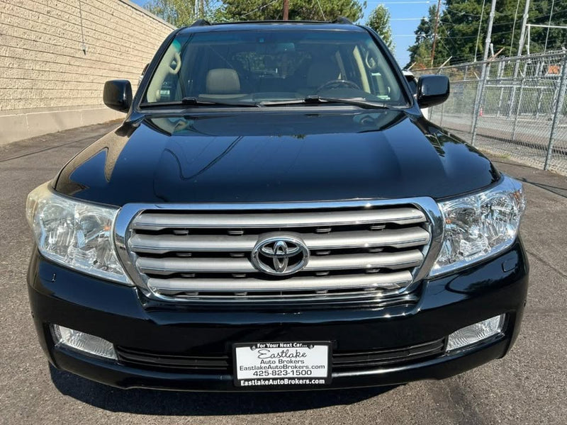 2011 Toyota Land Cruiser (photo 2) — photo 2