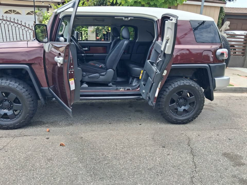2007 Toyota FJ Cruiser · Sport Utility 2D (photo 4) — photo 4