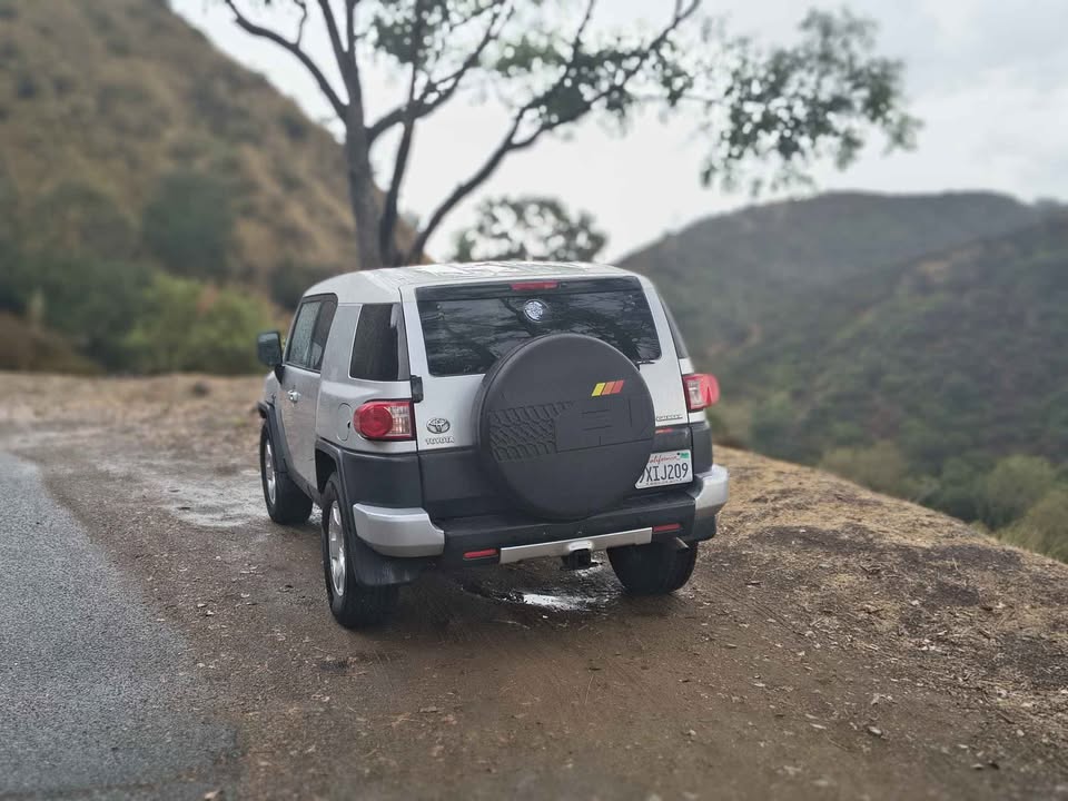 2007 Toyota FJ Cruiser · Sport Utility 2D in Los Angeles, CA (photo 6) — photo 6
