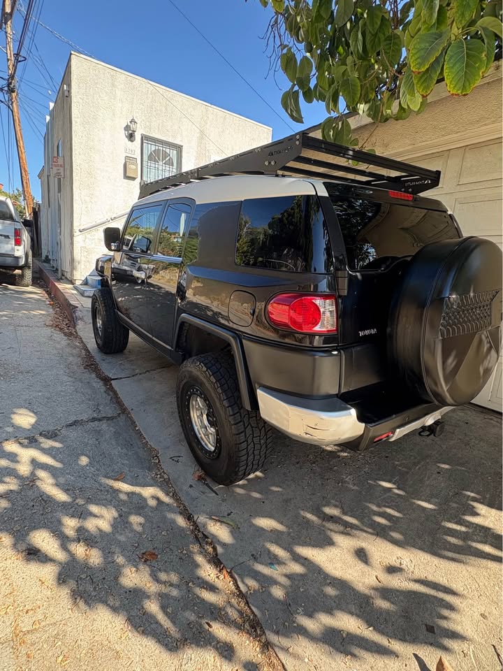 2007 Toyota FJ Cruiser in Los Angeles, CA (photo 3) — photo 3