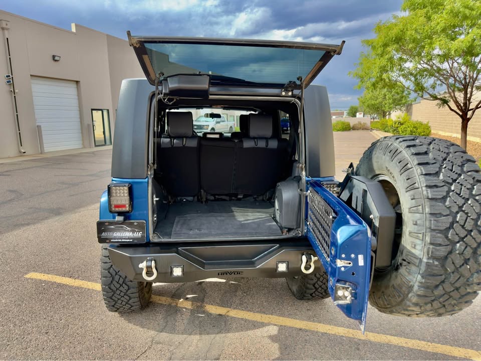 2010 Jeep Wrangler Unlimited · Sahara Sport Utility 4D in Arvada, CO (photo 6) — photo 6