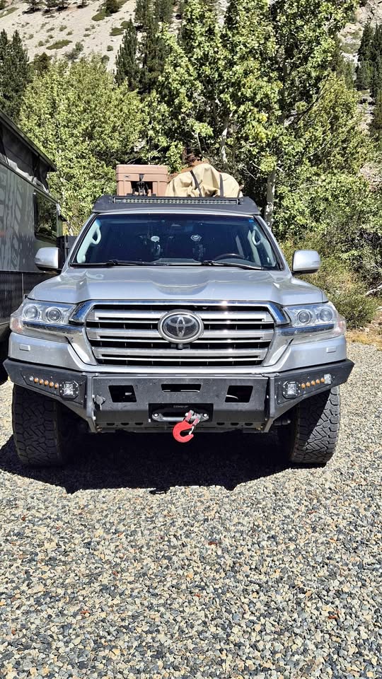 2019 Toyota Landcruiser · Land Cruiser in Lee Vining, CA (photo 1)