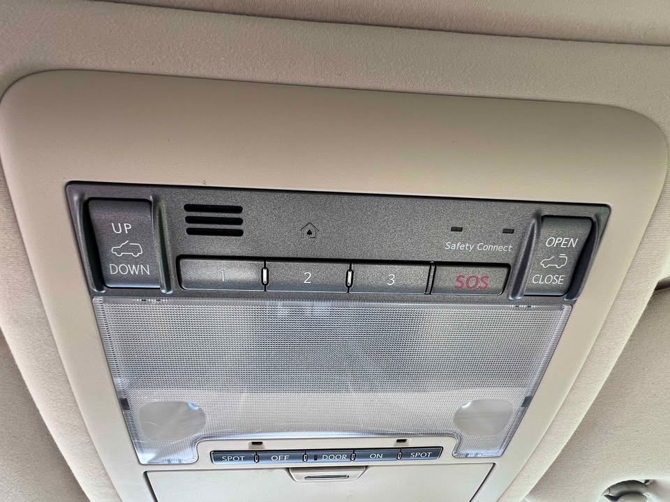 2010 Lexus LX · LX 570 Sport Utility 4D in Snoqualmie, WA (photo 12) — photo 12