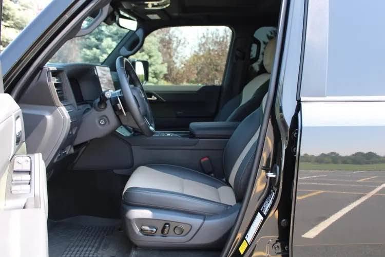 2025 Lexus GX · 550 Overtrail in Littleton, CO (photo 10) — photo 10