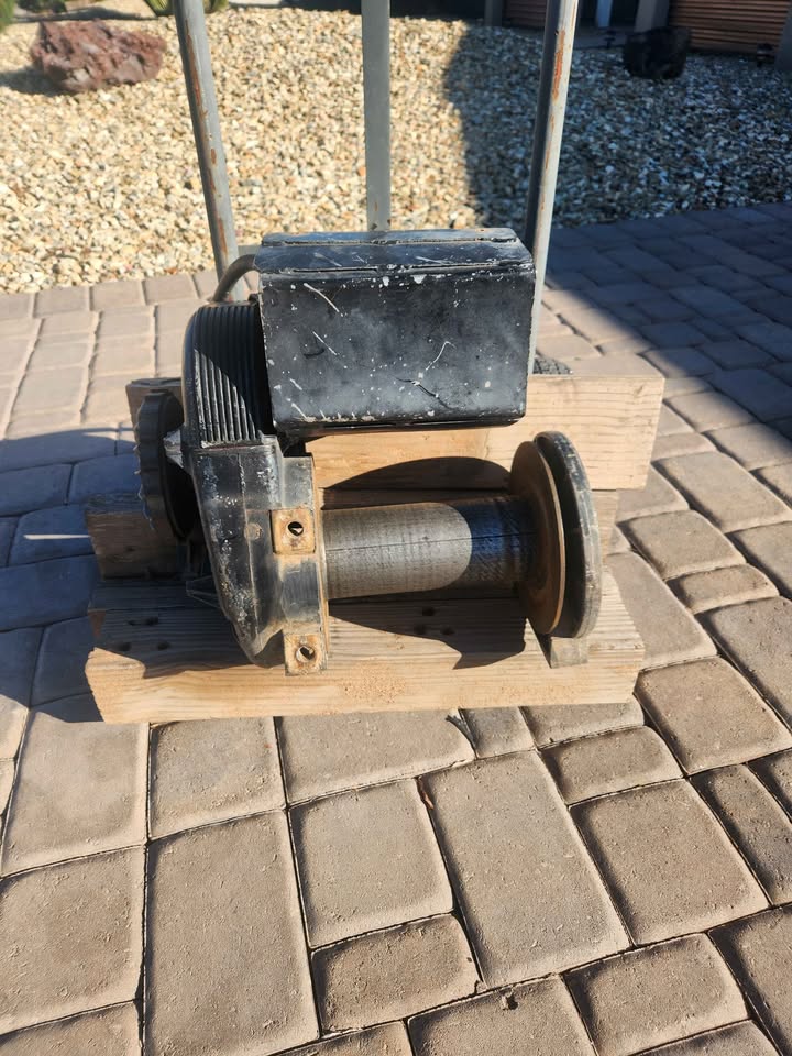 Restored Warn Model 8074 Winch in Mesa, AZ (photo 7)