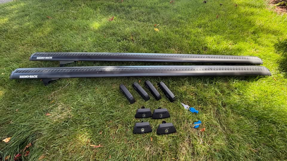 Rhino-Rack 56" Roof Rack Crossbars + Quick Mount Legs – Excellent Condition in Seattle, WA (photo 6)
