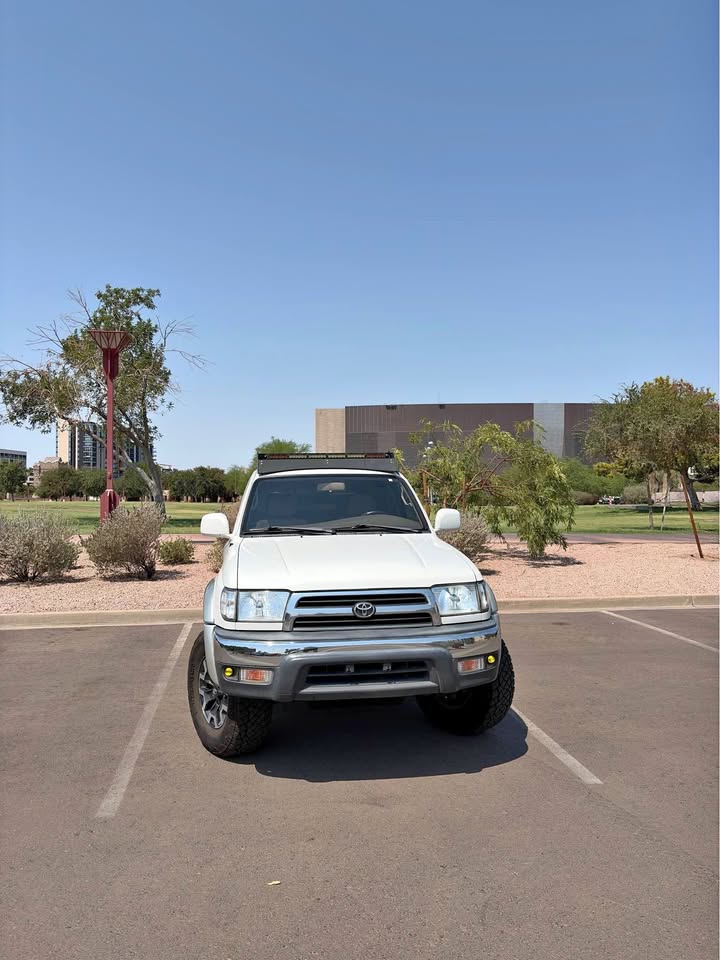 2001 Toyota 4Runner · Sr5 4WD in Phoenix, AZ (photo 1) — photo 1