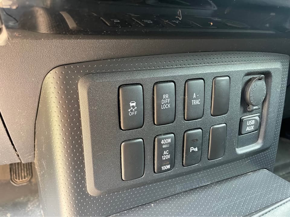 2014 Toyota FJ Cruiser 4x4 Runs and Drives Great!! Last Year Made in Proctor, MT (photo 5)