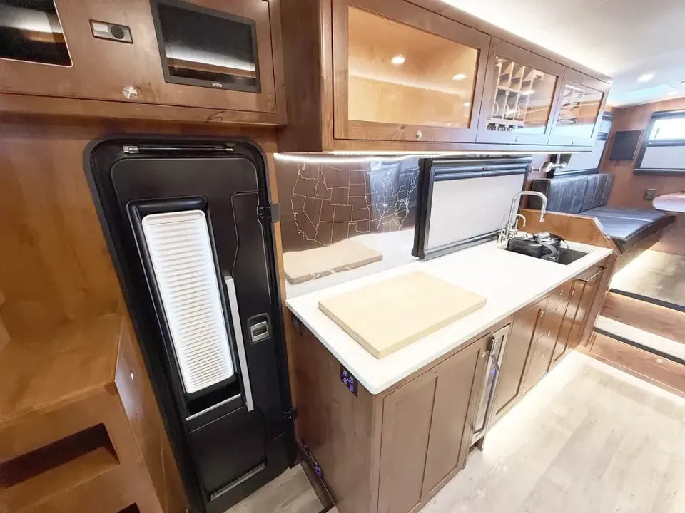 2023 Earthroamer SX-005 EX-L in Longmont, CO (photo 11) — photo 11