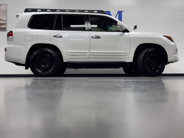 2015 Lexus LX570 — photo 3