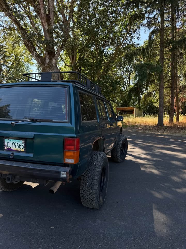 1995 Jeep Cherokee · Sport 4D in Beaverton, OR (photo 3) — photo 3