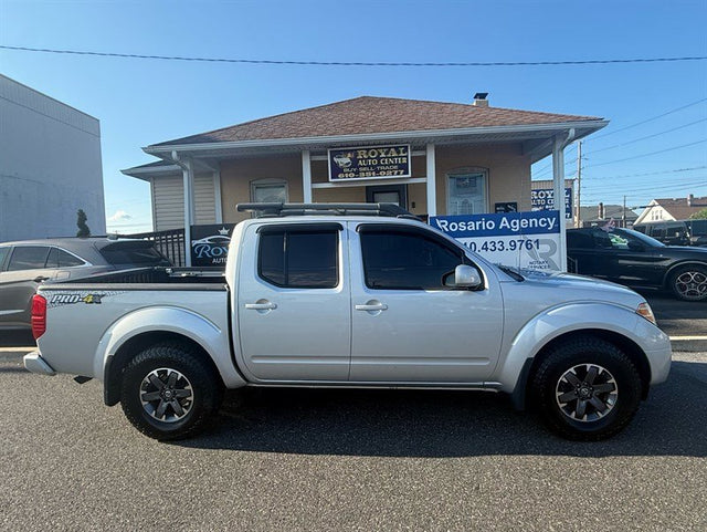 2015 Nissan Frontier Crew Cab PRO-4X Pickup 4D 5 ft — photo 2