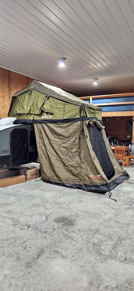 23ZERO Walkabout 2.0 62 Rooftop Tent – Like New / Never Slept In (photo 1)