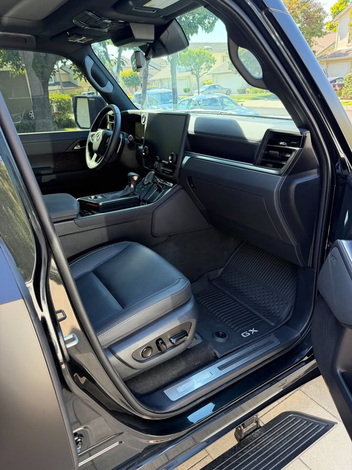 2020 Lexus GX · 550 (photo 12) — photo 12