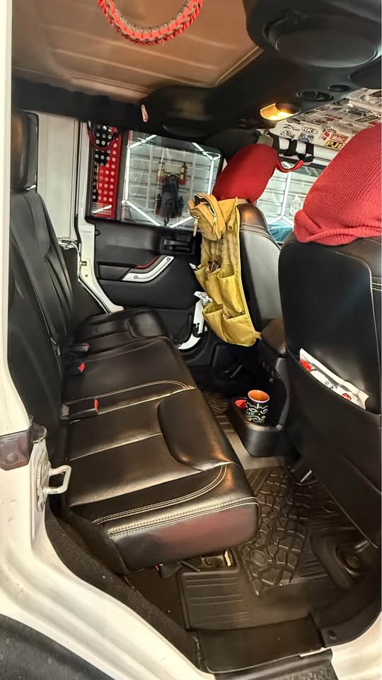 2013 Jeep Wrangler · Unlimited Sahara Sport Utility 4D in Commerce City, CO (photo 8) — photo 8