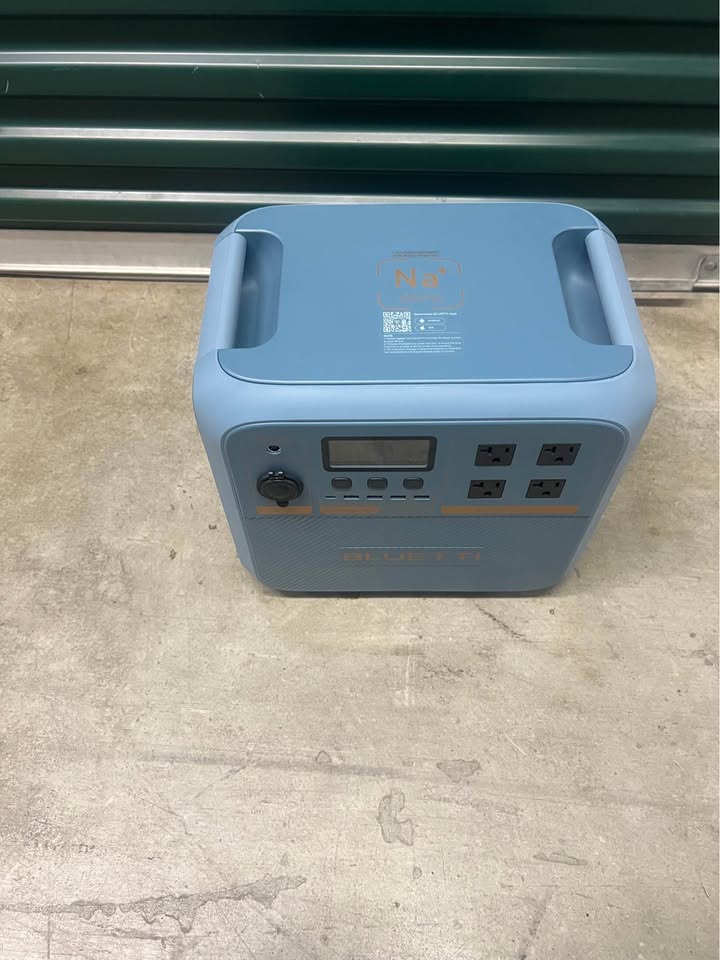 BLUETTI Pioneer Na Portable Power Station in Brooklyn, NY (photo 5)