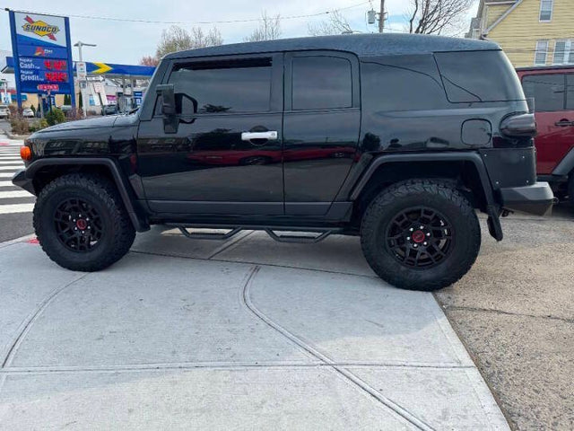 2010 Toyota FJ Cruiser — photo 3