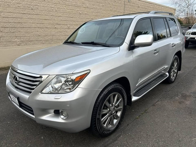 2010 Lexus LX 570 Sport Utility — photo 2
