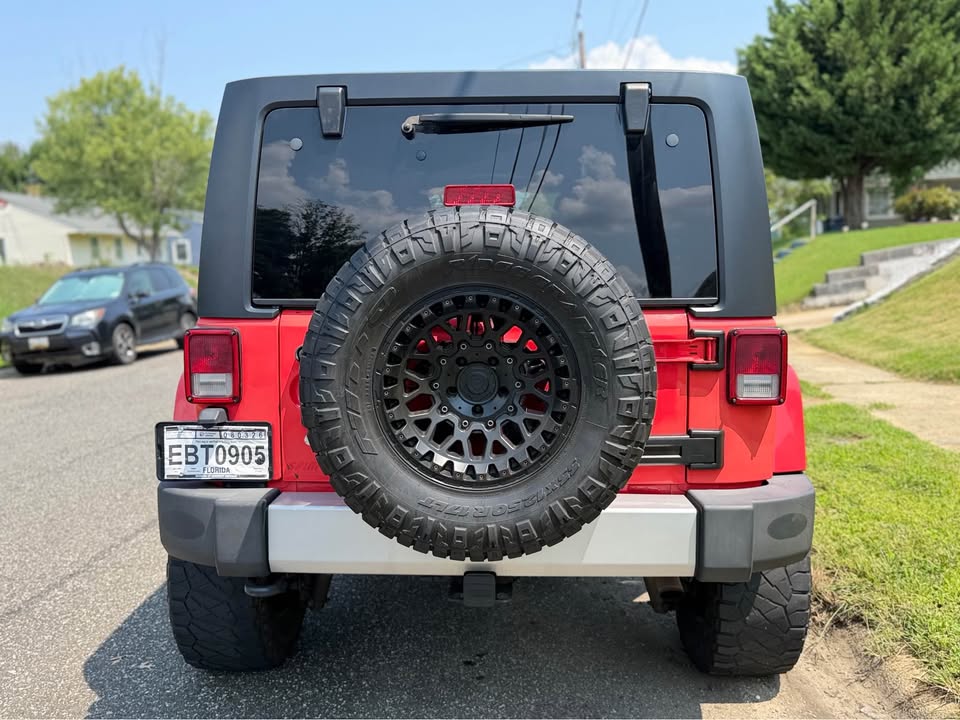 2013 Jeep Wrangler Unlimited · Sahara Sport Utility 4D in Oxon Hill, MD (photo 5) — photo 5