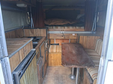 Nice palomino pop up camper cab over in Sparks, NV (photo 10)