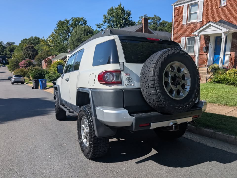 2012 Toyota FJ Cruiser -- Manual, Off-Road Package, Toytec Lift in Arlington, VA (photo 8) — photo 8