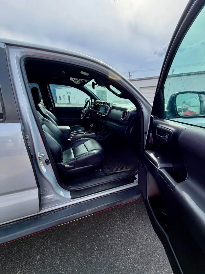 2020 Toyota Tacoma Double Cab · TRD Off-Road Pickup 4D 5 ft in North Salt Lake, UT (photo 9) — photo 9