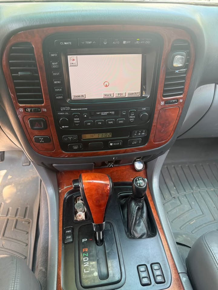 2001 Lexus LX · LX 470 Sport Utility 4D in Denver, CO (photo 4) — photo 4