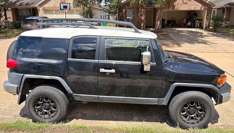 2008 Toyota FJ Cruiser · Sport Utility 2D in Katy, TX (photo 1)
