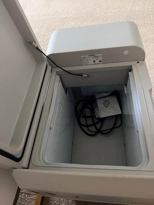 Dometic 38L Portable Refridgerator — photo 3