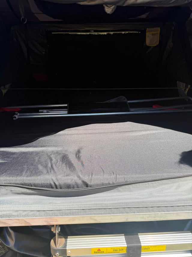 Smittybilt GEN2 Overlander Tent XL w/canopy — photo 3