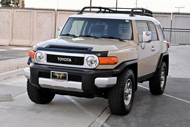 2013 Toyota FJ Cruiser · 4WD — photo 3