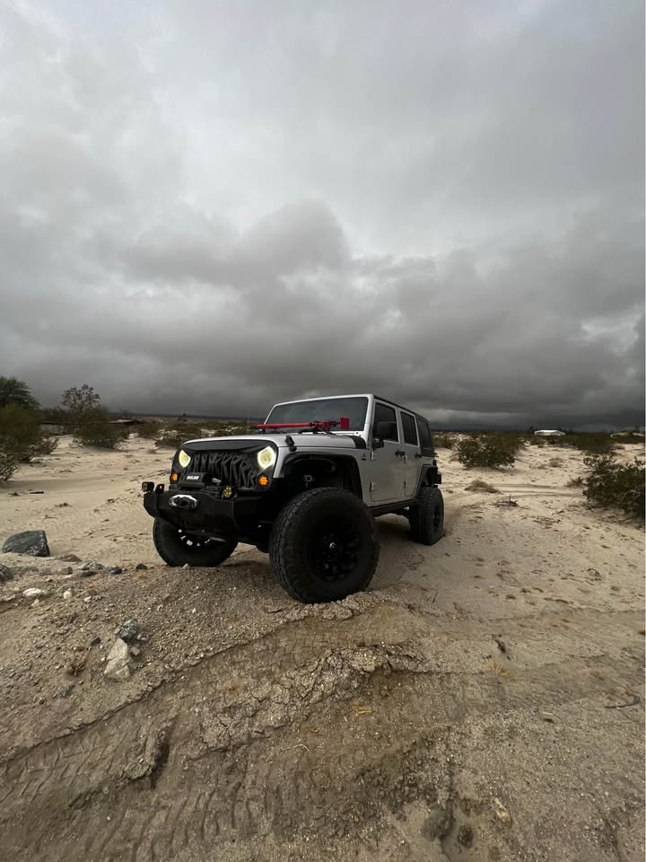 2011 Jeep Wrangler in Cathedral City, CA (photo 4) — photo 4