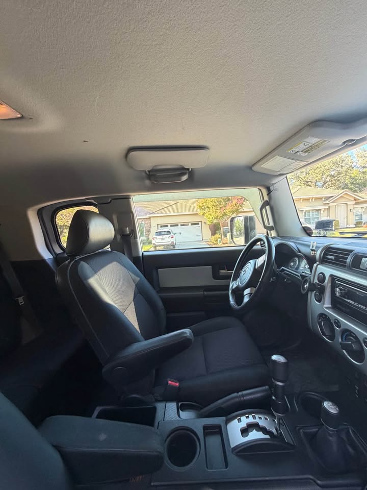 Toyota FJ Cruiser in Rocklin, CA (photo 6) — photo 6