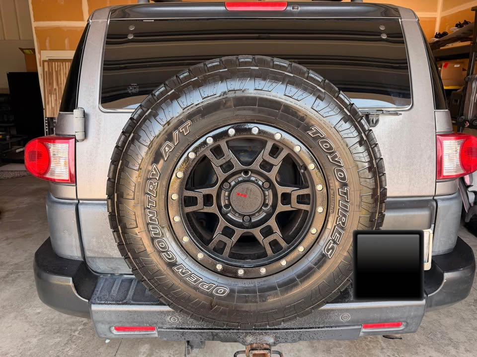 2007 Toyota FJ Cruiser 4WD – Rear Locker – Roof Rack – LED Light Bar in Spokane, WA (photo 5) — photo 5