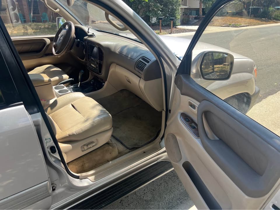 2002 Toyota Landcruiser · Sport Utility 4D (photo 8) — photo 8
