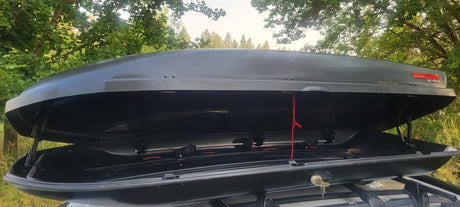 Yakima SkyBox 18 Carbonite roof box cargo rack carrier in Spokane, WA (photo 4)