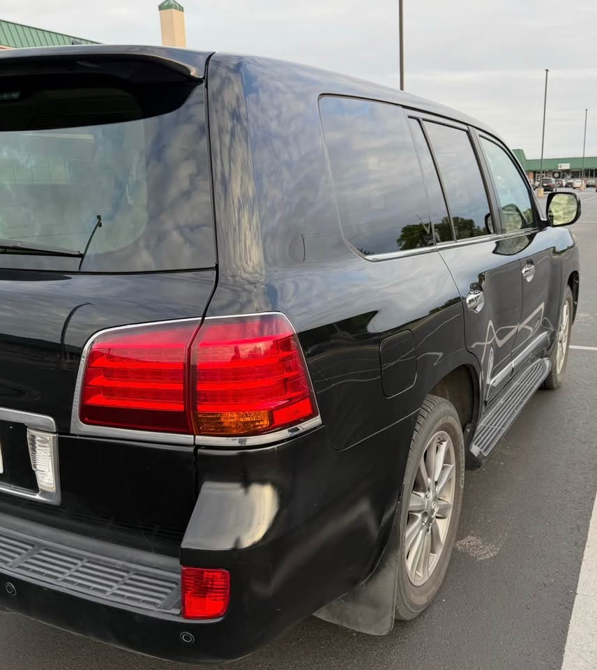 2009 Lexus LX · LX 570 Sport Utility 4D in Sacramento, CA (photo 10) — photo 10