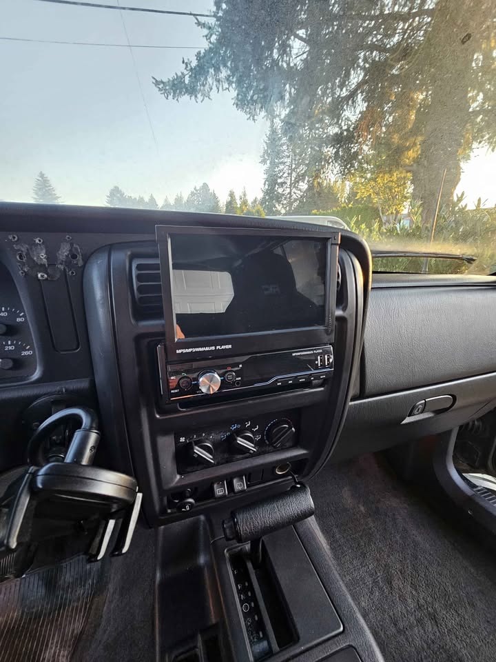 2001 Jeep Cherokee · Sport 4D in Mt Vernon, WA (photo 9) — photo 9