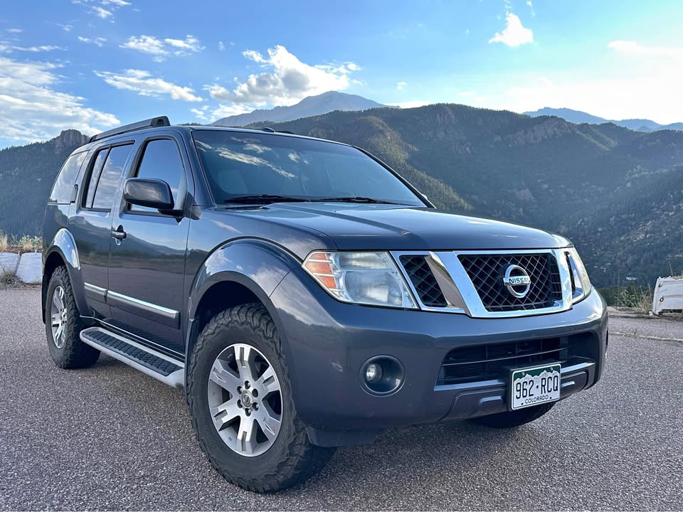 2011 Nissan Pathfinder · Silver Edition Sport Utility 4D in Colorado Springs, CO (photo 1) — photo 1