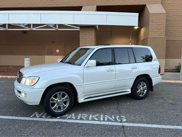2005 Lexus LX · LX 470 Sport Utility 4D — photo 2