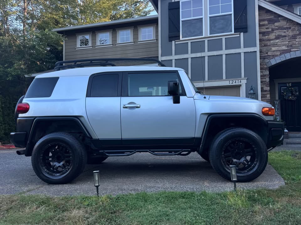 2007 Toyota FJ Cruiser · Sport Utility 2D in Lake Stevens, WA (photo 4) — photo 4