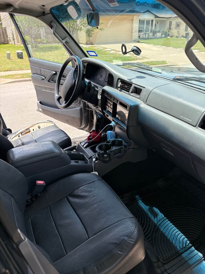 1995 Toyota Land Cruiser in Round Rock, TX (photo 5) — photo 5