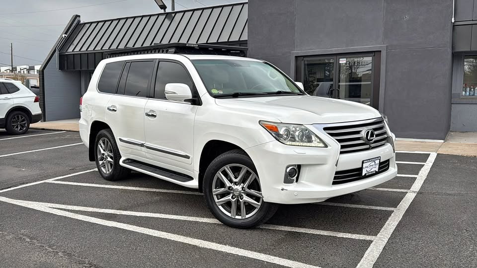 2013 Lexus LX 570 in Lakewood, CO (photo 1)
