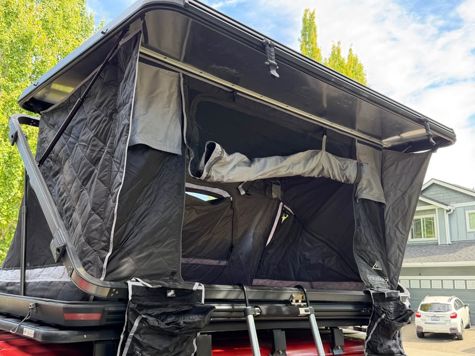 Free Spirit recreation evolution XL roof top tent in Vancouver, WA (photo 4) — photo 4